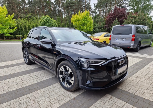 Audi e-tron cena 155000 przebieg: 59000, rok produkcji 2021 z Legnica małe 631